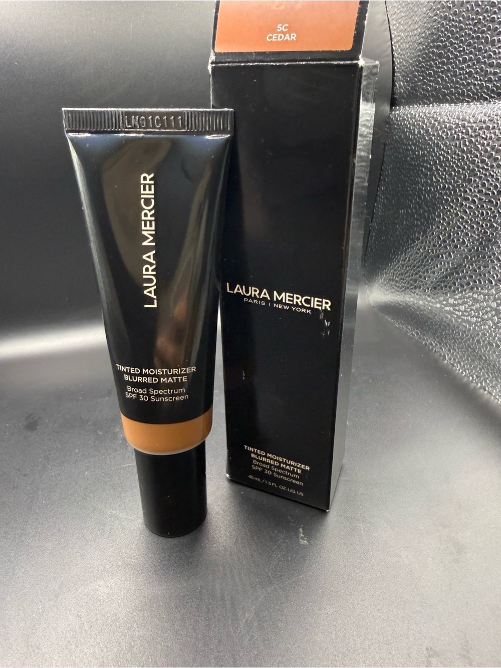 laura mercier Tinted Moisturizer Blurred Matte — Cedar 5C medium deep